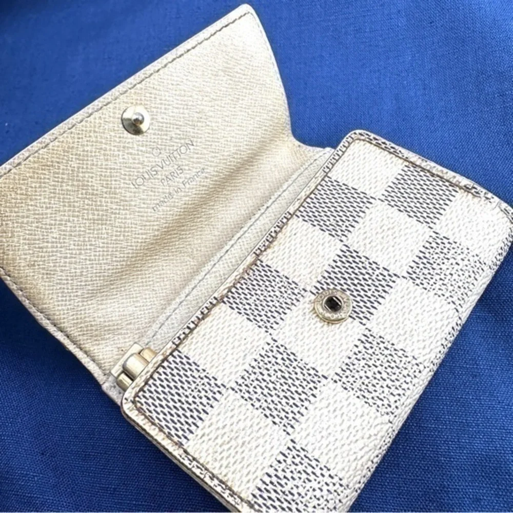 AUTHENTIC Louis Vuitton Damier Azur Multicles Key Holder. Holds 6 keys. - Picture 2 of 10